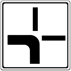 Allgemeine Zusatzzeichen können richtungsweisend sein. (z. B. der Verlauf der Vorfahrtsstraße).