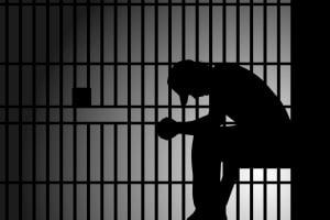 Geldstrafe im Gefängnis absitzen: Ein Tagessatz entspricht dabei einem Tag Haft.