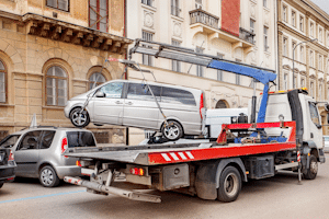 Was passiert, wenn man auf einem E-Parkplatz steht?