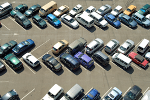 Verbotswidriges Parken mit einem LKW wird sanktioniert.