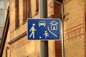 Darf man in einem verkehrsberuhigten Bereich ("unechte Spielstraße") parken?